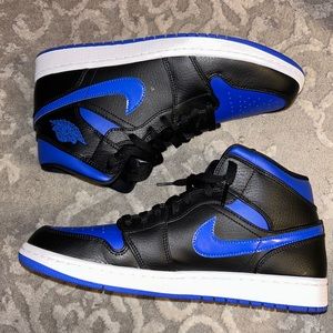 Jordan 1 mid hyper royal mens